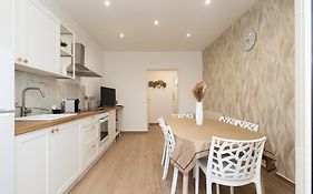 Ludo Holiday House - Charming Con Patio A Due Passi Dalla Cattedrale