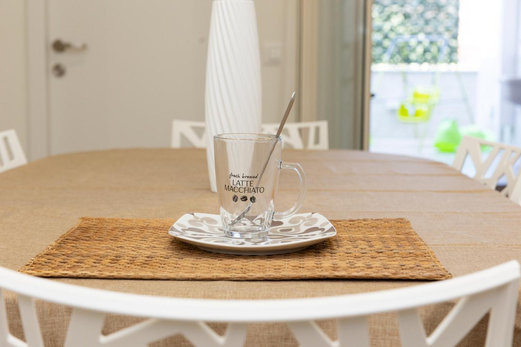 Ludo Holiday House - Charming Con Patio A Due Passi Dalla Cattedrale Palermo Exterior foto